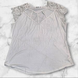 Nextmia White Lace Short Sleeve Shirt Size 18